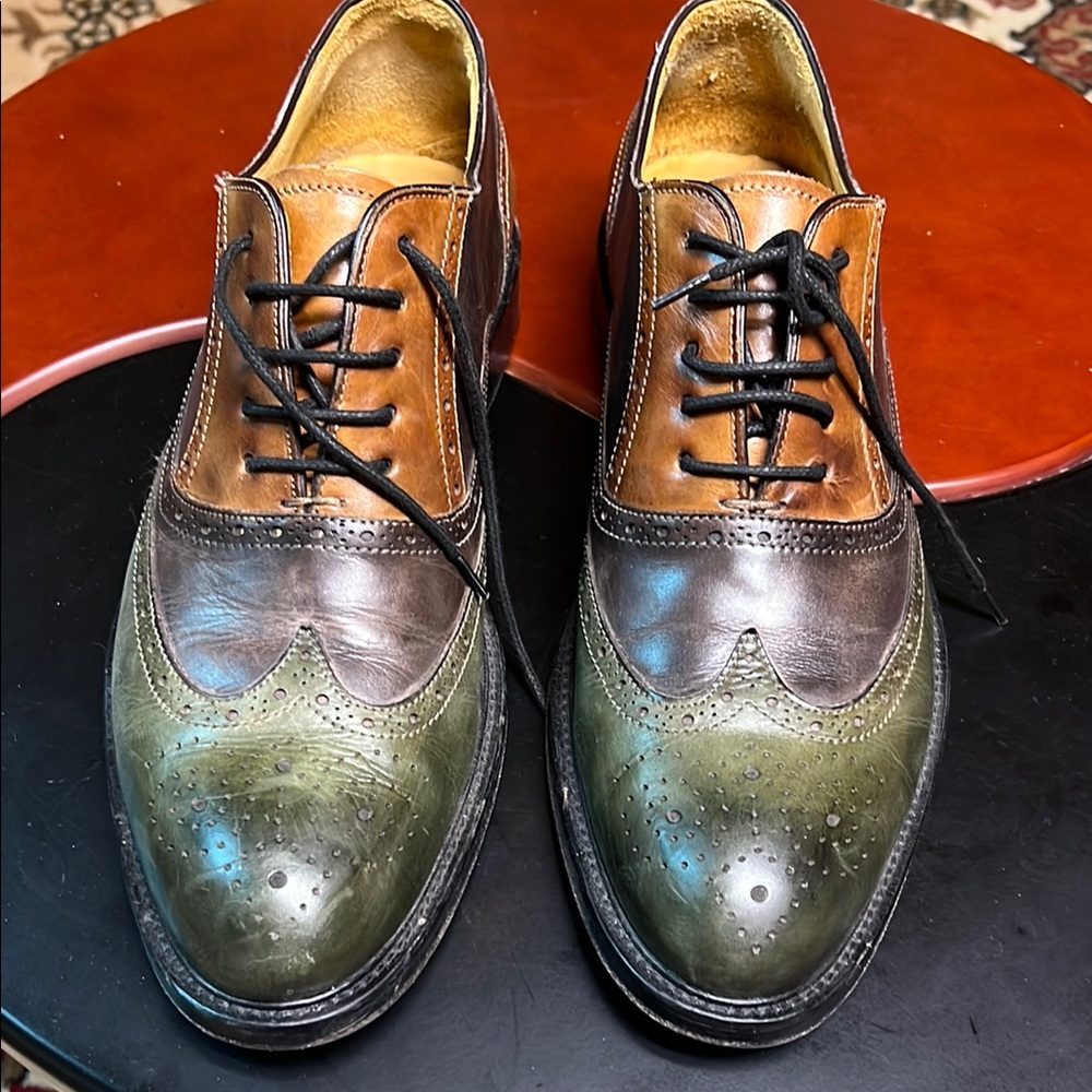 Classic Two-Tone Oxford Shoes